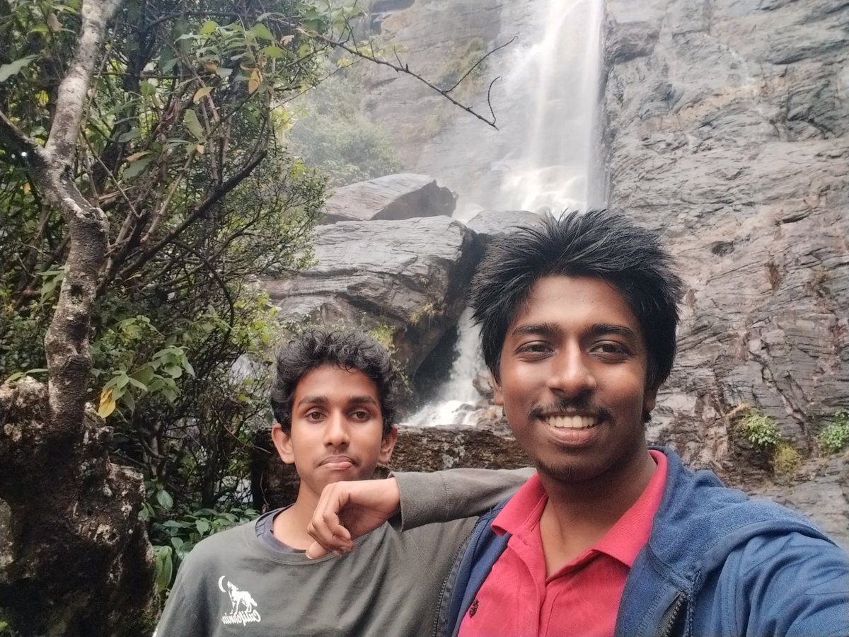 He he... good start for me! 21.77km by walking around places in Nuwaraeliya with @Sakuna_Gamage . Finally met my lil brother and observed together. Found many lifers and took some shots! Will share them!😎❄️🏔️