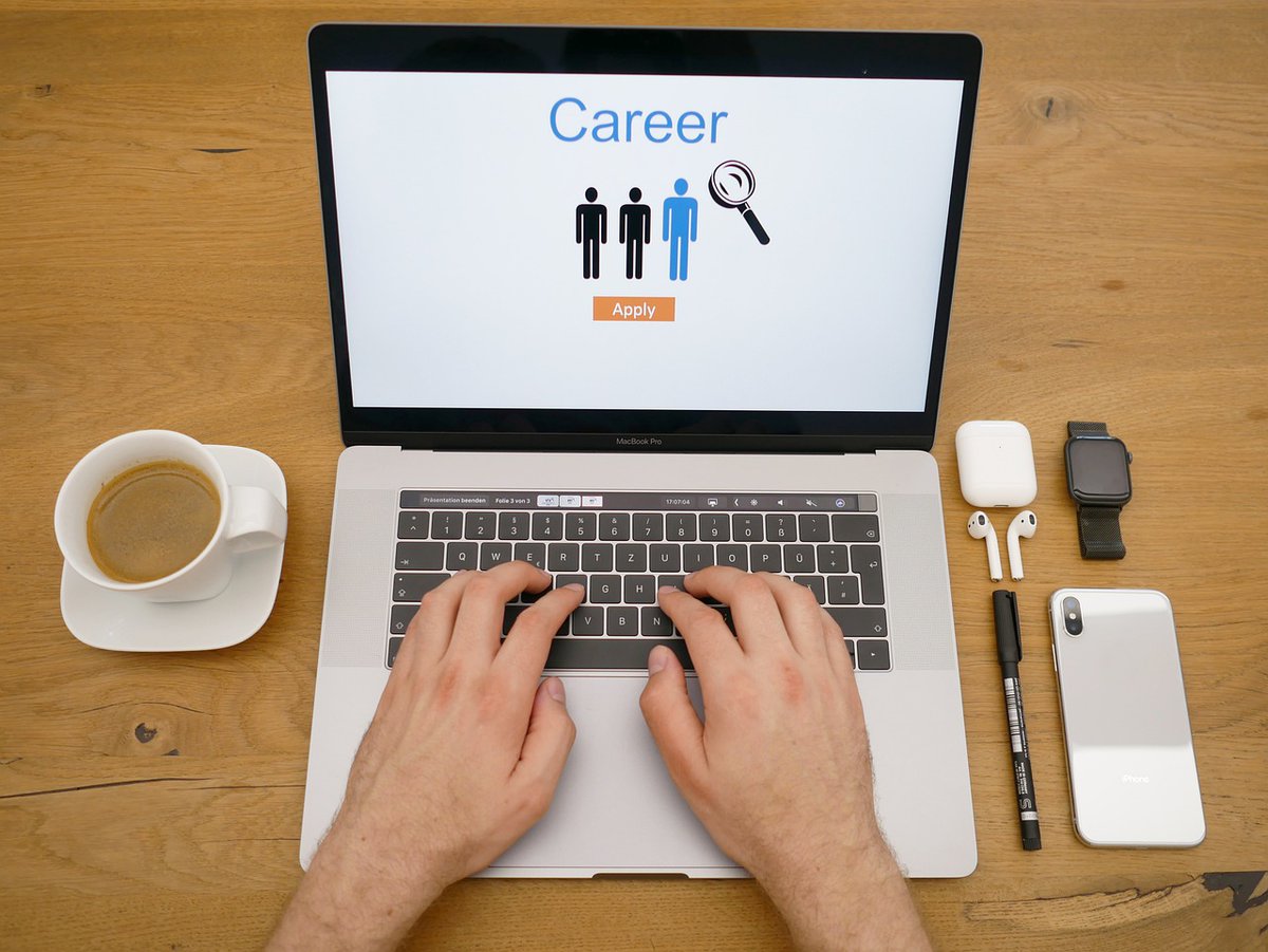 𝗪𝗲 𝗮𝗿𝗲 𝗵𝗶𝗿𝗶𝗻𝗴! To boost our global growth, we are looking for a commercial #engineer, based in the Netherlands, to lead the onboarding and supervision of client projects in new markets. 👉🏽 Have a look at the #vacancy: bit.ly/492MNh8