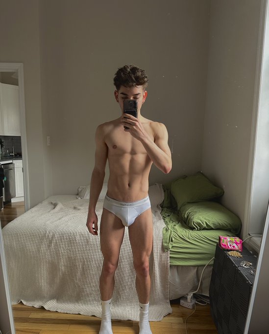 tighty whities https://t.co/BYDFKHeQ0B