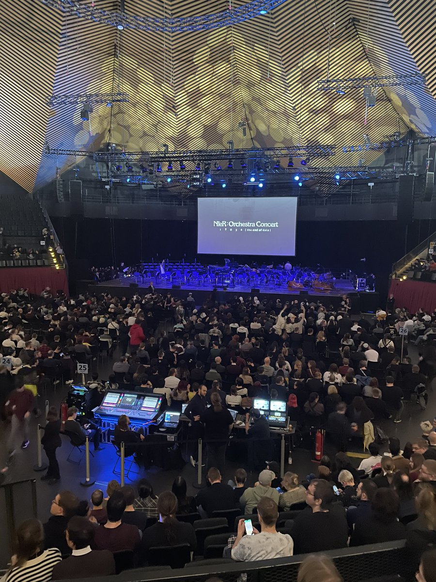 belén 🐝✨ tweet media