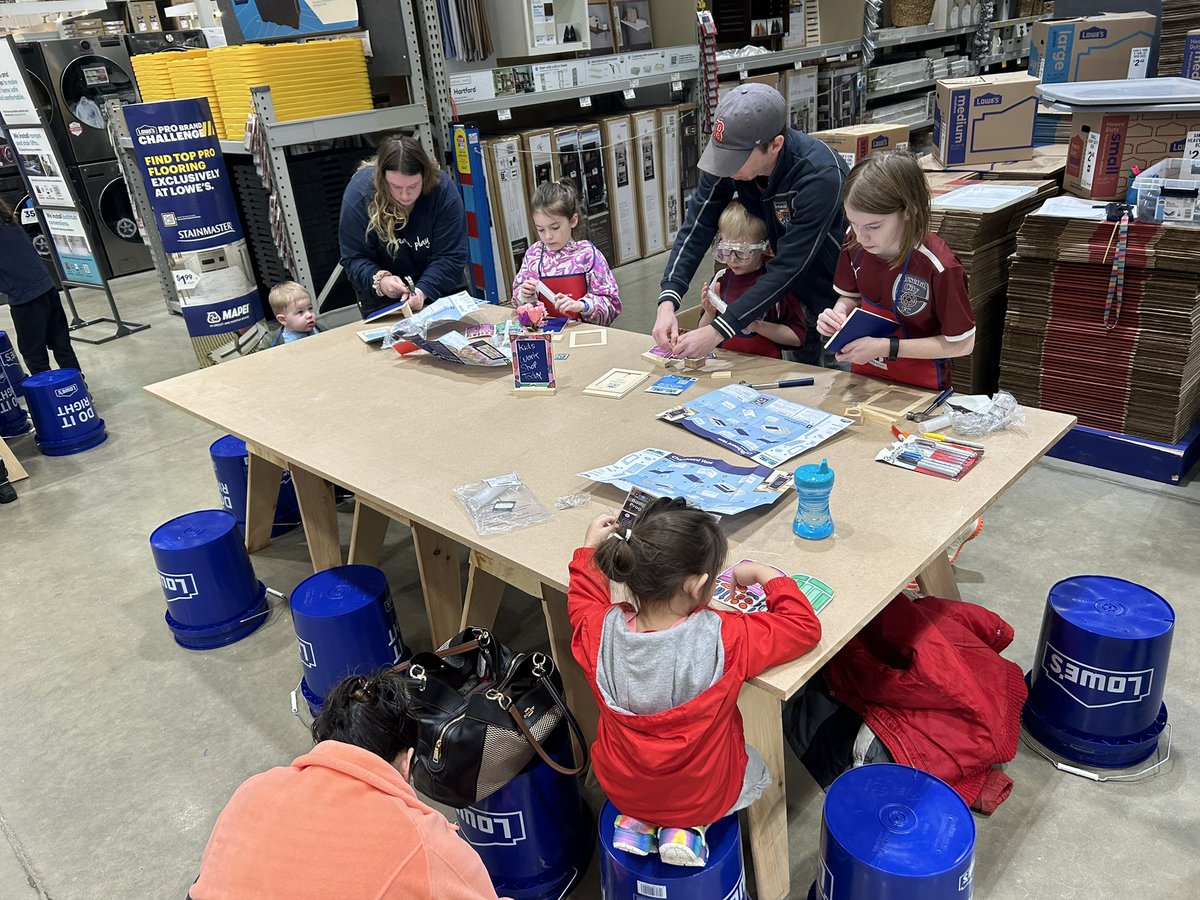 1177Lowes's tweet photo. AWESOME morning with our jr builders! @Anthony_Battle1 @BellAnyae @Lowes @LowesCareers https://t.co/tzr95PHg0P