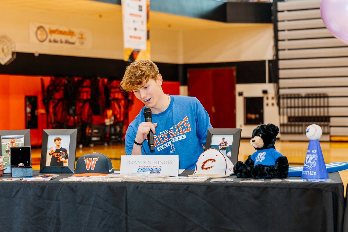 Pen to paper, go Grizzlies🔵🔴🔵🔴
<a href="/MSUWPGrizzlyBB/">Missouri State-West Plains Grizzly Baseball</a> <a href="/BvwBaseball31/">Blue Valley West Baseball</a> 
<a href="/CavClubBaseball/">Cavalier Baseball Club</a> <a href="/Premier_BB_KC/">Premier Baseball KC</a>