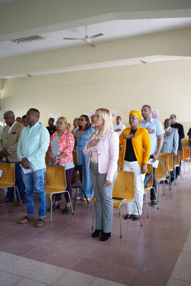 Delin_JPaulino's tweet photo. Pactar por el bien de mis municipes no tiene precio.   El compromiso verbal así como escrito es lo que debemos hacer para plasmar en físico y en lo que no se ve nuestro compromiso con nuestro pueblo.   Vamos a ganar.  Vota 28 https://t.co/IP7auhC7oX