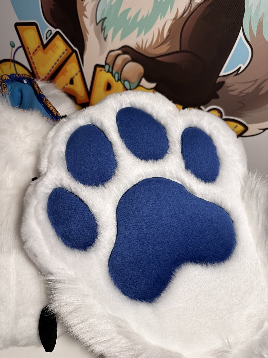 Paws for @Crazywuff1 🐾