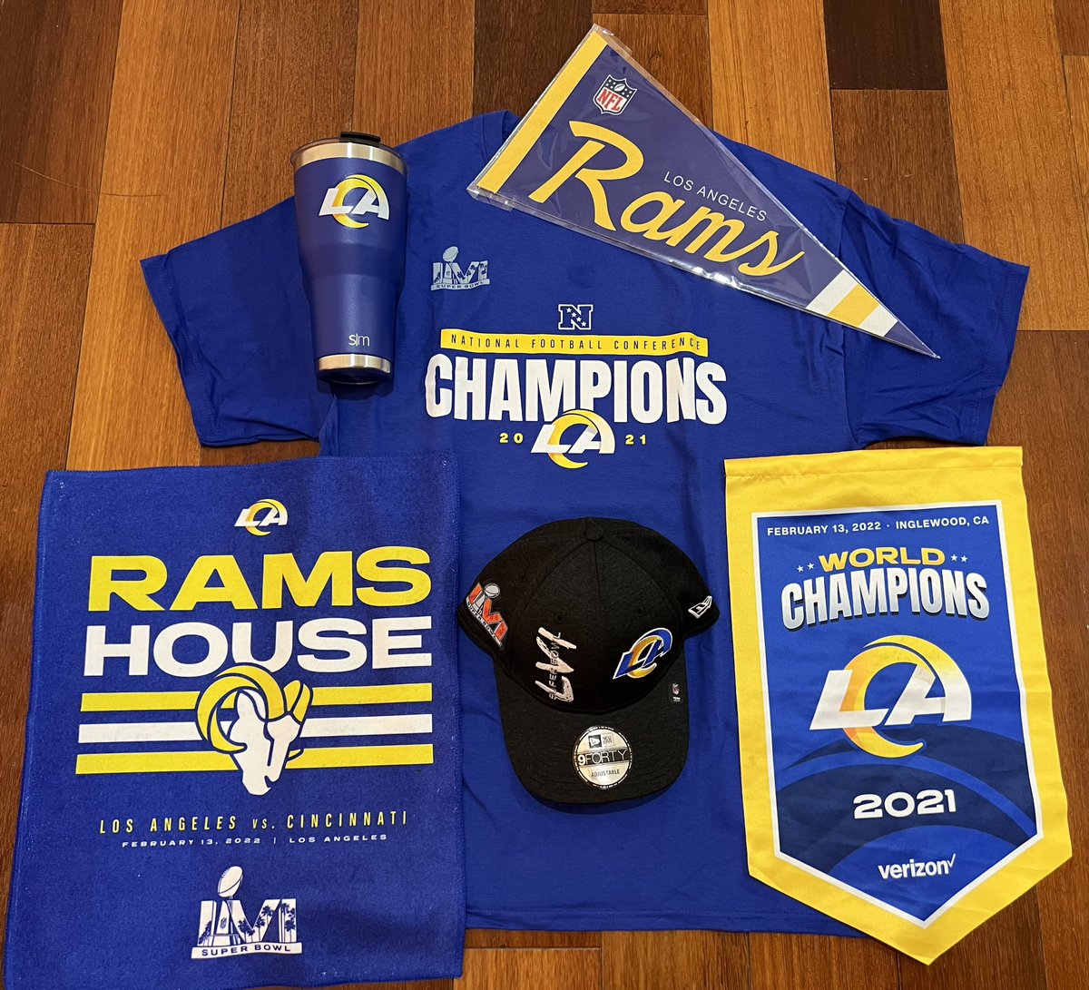 Super Bowl LVIII Prediction, guess 💥 Winner and Correct Score💥 and win this Ramily.  Last score, accepted before the game, if multiple winners, will split up gifts and send randomly.  One guess per person Good luck 🎰 #SBLVIII #Rams #RamsHouse 

1 Retweeter wins a Rams Tumbler