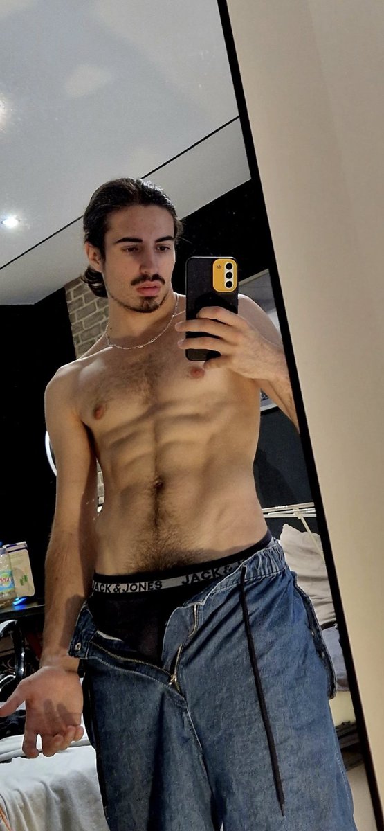 Solutions302's tweet photo. Vous aimez les hommes poilus ? Sexy non ? 🥰
➡️ @A_lexil_O ♥️
➡️ @alphagodadonis ♥️ https://t.co/MQ0OJ2cQoC