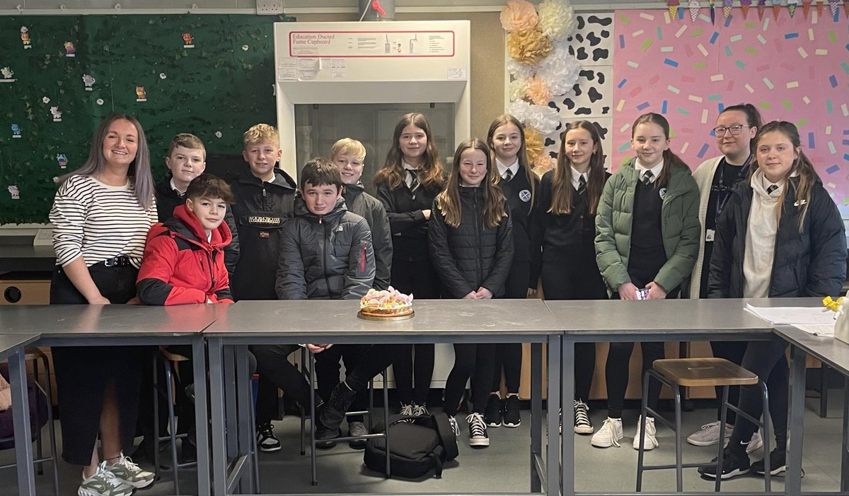 misssheffieldpe's tweet photo. SQUAD 🍨
 
6 months with the gang https://t.co/r3Bg5u7H33