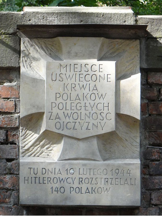 F_ZIHK's tweet photo. 10.02.1944 w odwecie za udany zamach na kata Warszawy #Kutchera, niemieccy oprawcy przeprowadzili kilka egzekucji ulicznych #Barska #Wolska https://t.co/W509w8rwvf