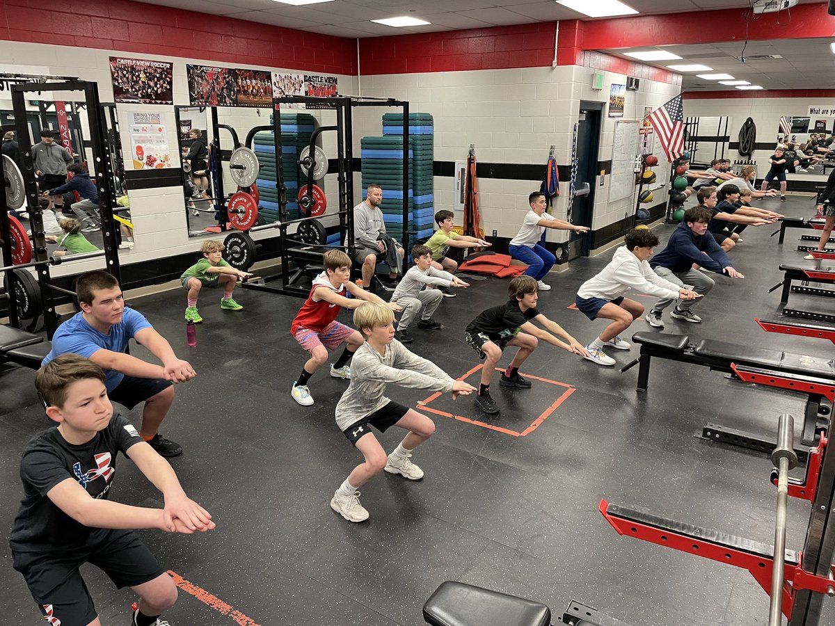 ManW3_1stNames's tweet photo. Very cool to see the next generation of Sabercats taking ownership of their future. 
Middle school program continues next week. 
@football_castle 
#ownit
+1 https://t.co/dSrER4uflV