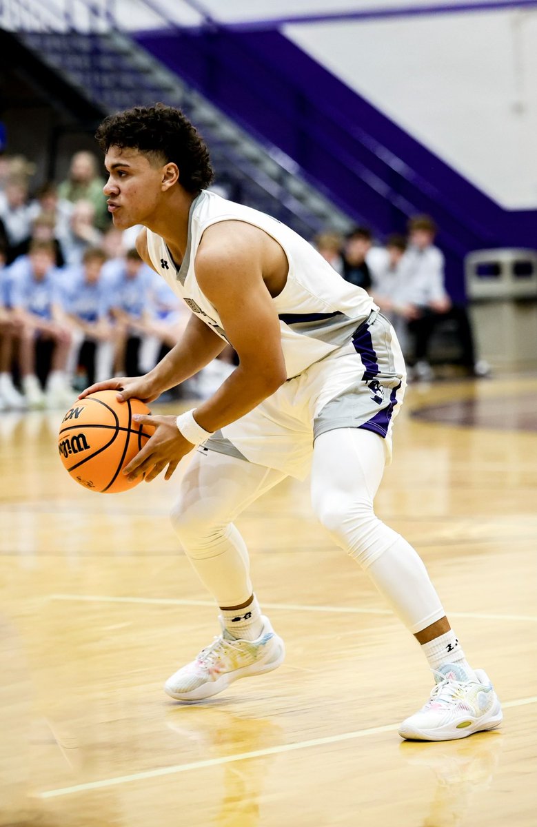 UtahHardKnox's tweet photo. 🚨HUGE S/O to our very own @ElijahKersey3 for scoring 1,000 points‼️ Big time accomplishment for a big time player. Excited to see him continue playing in college. 🔥 https://t.co/3wi8DpYGmR