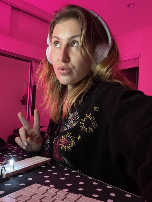 Ready to start my Cyber Punk DJ career 🤖 https://t.co/EPmLc0AAXo<a href="/tag/mvsales"class="tags"><span>#mvsales</span></a>