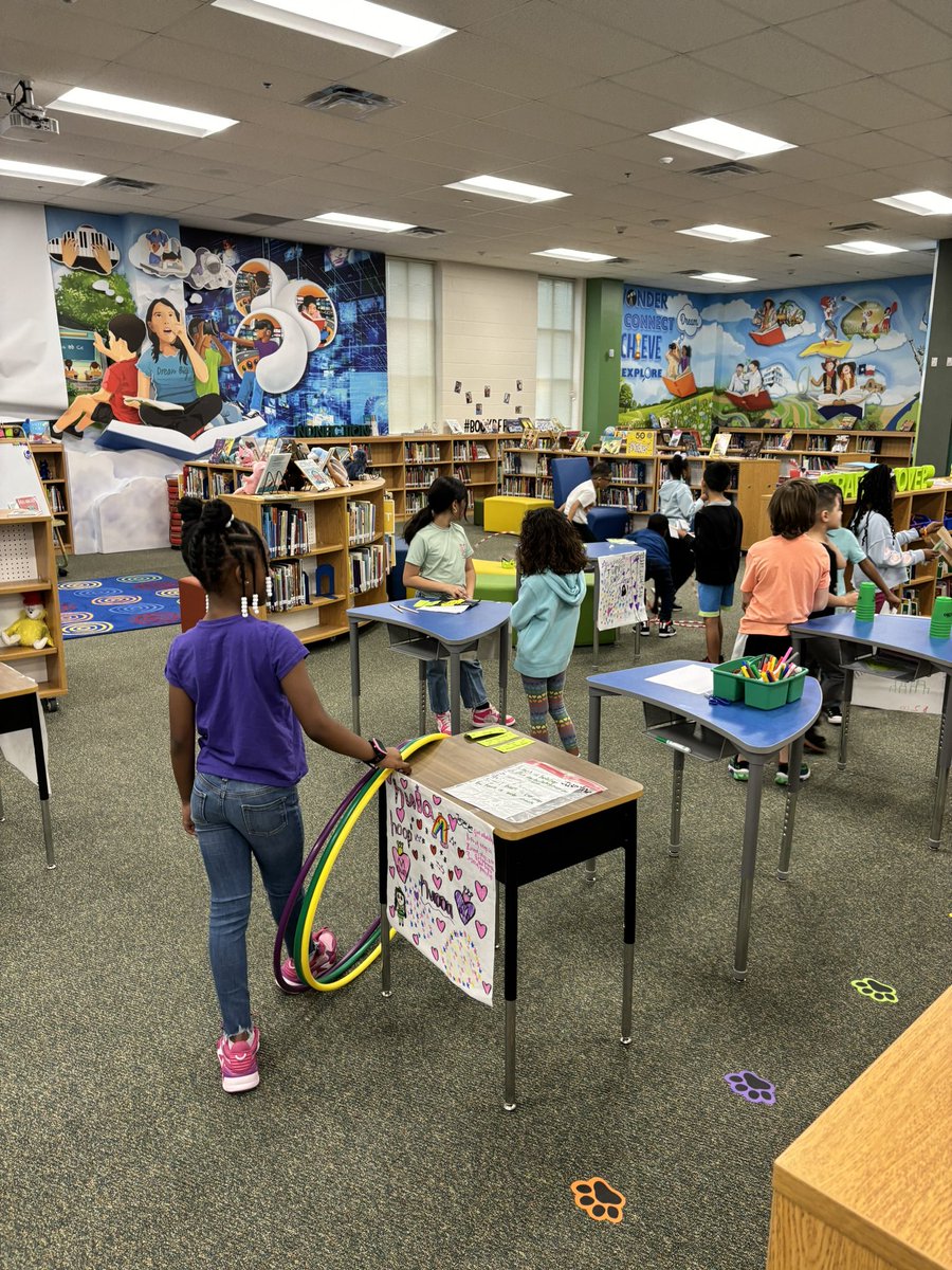 BridgetMadden19's tweet image. Market Day with our Buddy Class! So much fun! 3rd grade did such an amazing job offering Goods and Services! @celeste47100463 1st Grade was able to earn and spend their Wernli cash!! Thank you @Madrigalshelves for setting it up for us!!! 💙💙💙 @NISDWernli @NISD