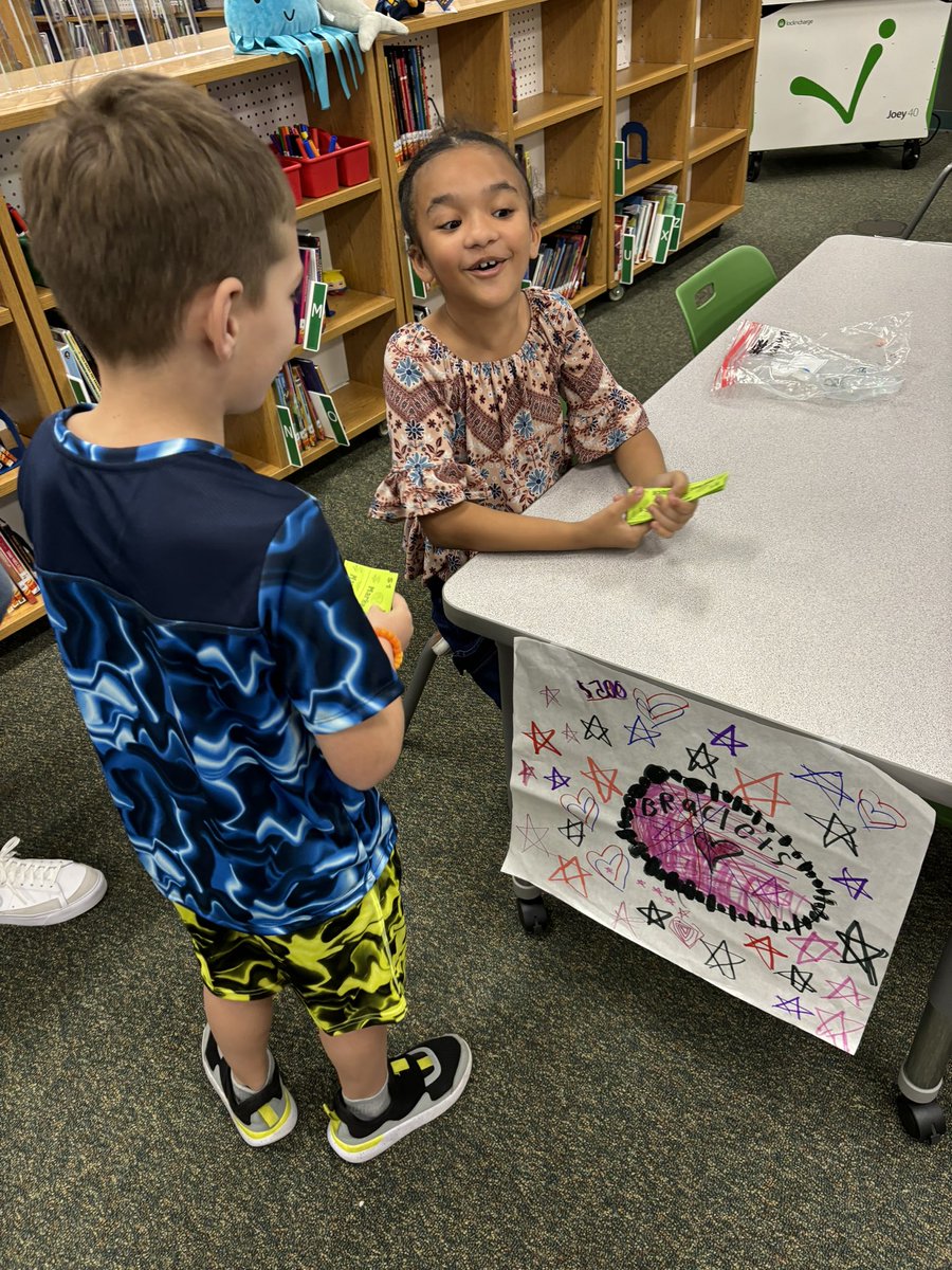 BridgetMadden19's tweet image. Market Day with our Buddy Class! So much fun! 3rd grade did such an amazing job offering Goods and Services! @celeste47100463 1st Grade was able to earn and spend their Wernli cash!! Thank you @Madrigalshelves for setting it up for us!!! 💙💙💙 @NISDWernli @NISD