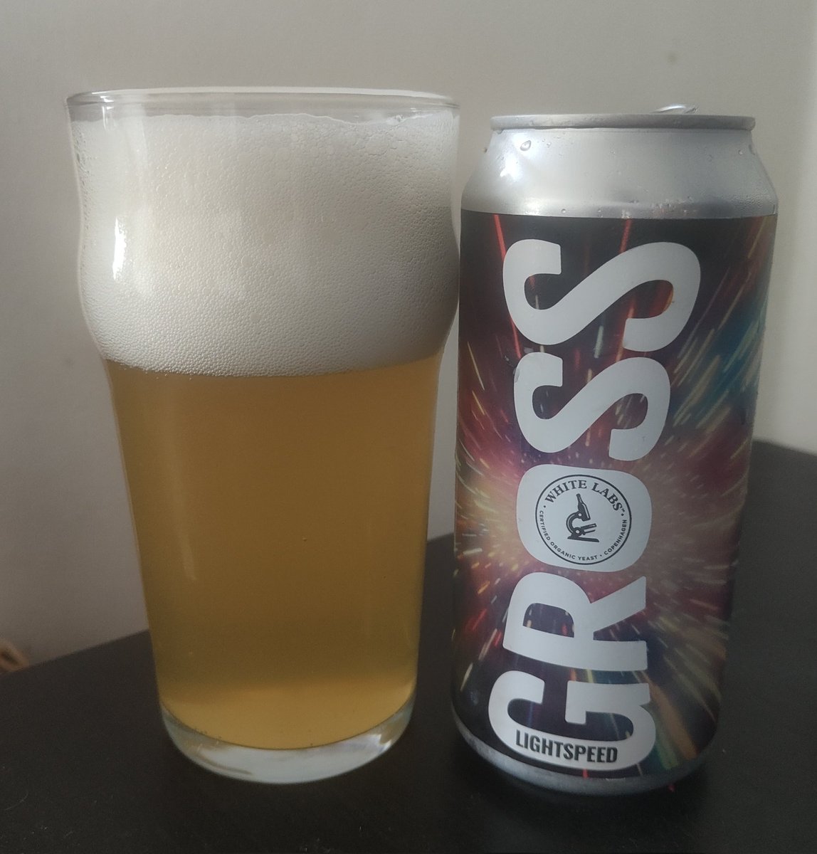 HodeiMaiza's tweet photo. En #catadecervezas Gross se ha marcado una cold IPA de 6° en colaboración con los daneses White labs. #Lightspeed tiene lúpulos Saaz y dry hopping de Ekuanot, Centennial y Citra, color amarillo pajizo, aromas a hierba y cítricos que se mantienen en boca y  amargor moderado.Rica https://t.co/4DfcdKXoUt