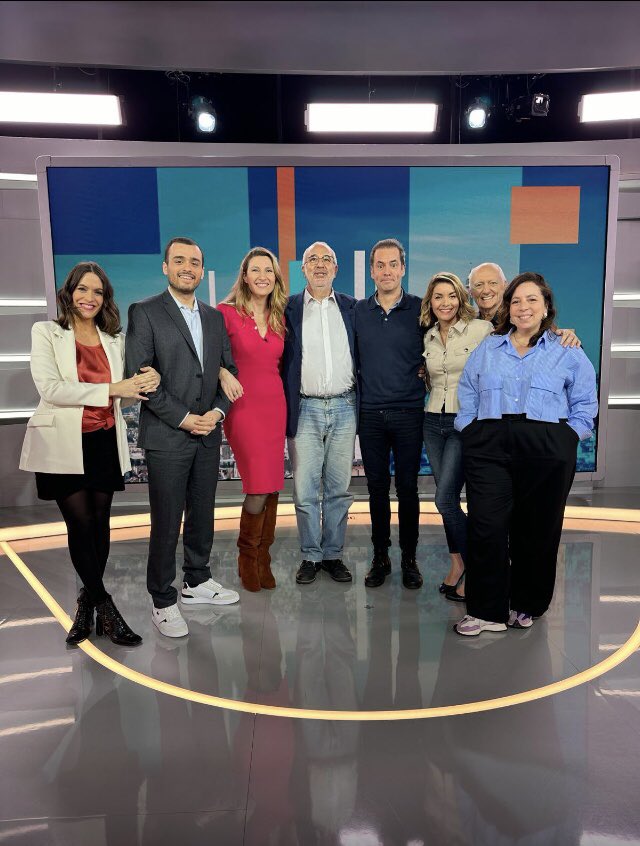 MonsieurLettres's tweet photo. Incontournable @TanguyPastureau ce matin sur @LCI pour parler de son nouveau roman « Navarre », de son prochain spectacle « Un monde hostile » et de son métier d’humoriste. Ce soir ds @clhebdo5 pr son hebdo. Tanguy, vous avez bcp de talent 👍. Un humour ciselé mais bienveillant. https://t.co/hGiQPJ381U