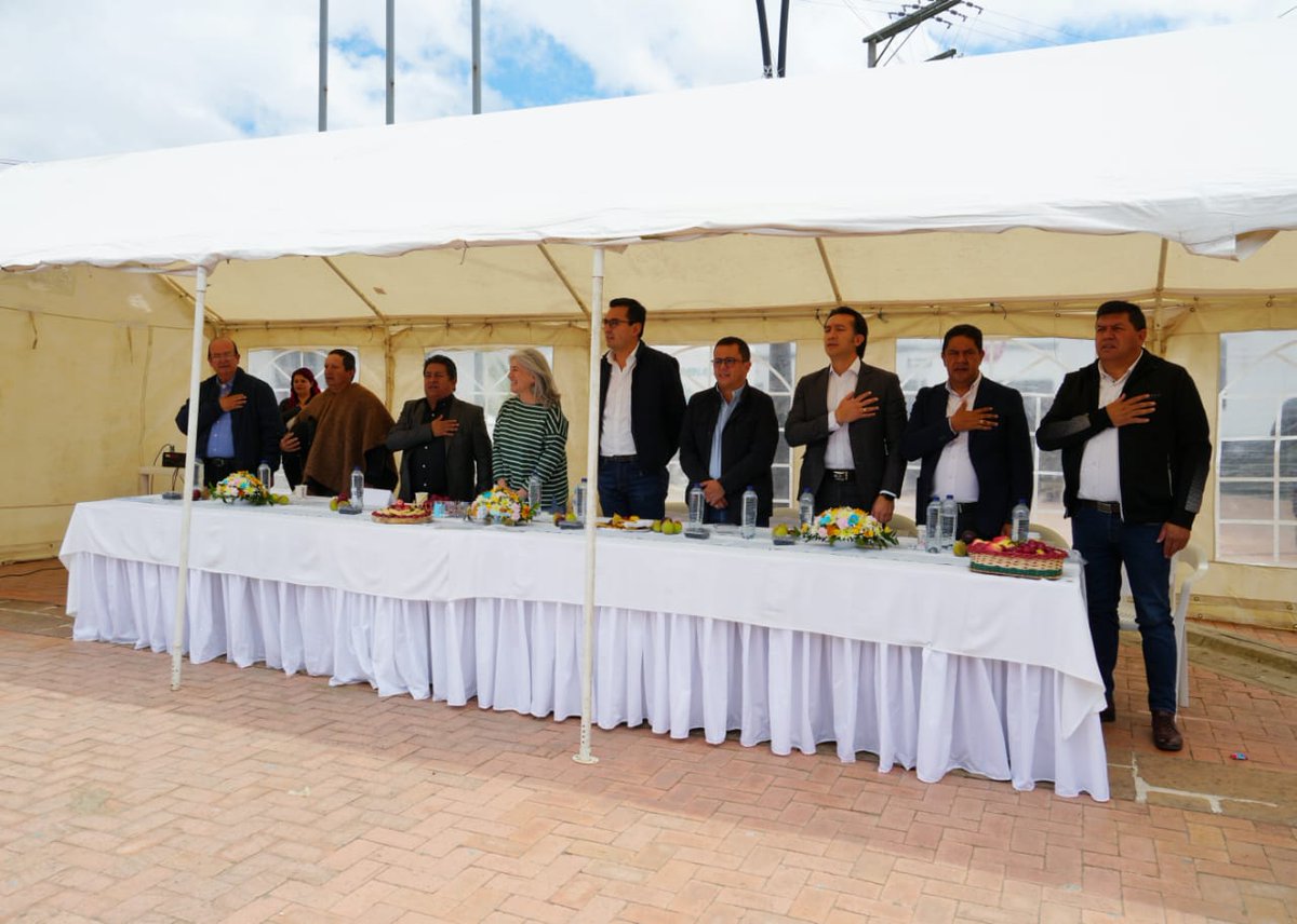 ¡Buenas noticias para las comunidades en Boyacá!
Arranca la construcción del plan maestro de alcantarillado del centro poblado el Manzano, en el municipio de Sotaquirá. 
Invertiremos $2.515 millones.
#AvanzaElCambio