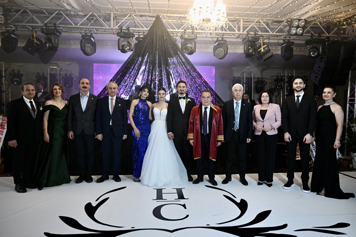 BocekMuhittin's tweet photo. Sevgili yeğenim Cemil Böcek'in oğlu Cem evladımız ile Hande Doğan kızımızın nikah akitlerini gerçekleştirdik.

CHP İl Başkanımız Nail Kamacı (@Nailkamaci), Kadın Kolları İl Başkanımız Nilüfer Deveci (@ndeveci), Kepez Belediye Başkan Adayımız Mesut Kocagöz (@mesutkocagoztr), Konyaaltı Belediye Başkan Adayımız Cem Kotan (@cem_kotan) ve bu mutlu günümüzde bizi yalnız bırakmayan tüm misafirlerimize teşekkür ediyorum. 

Genç çiftimize ömür boyu  mutluluk diliyorum. 
Allah mesut etsin.