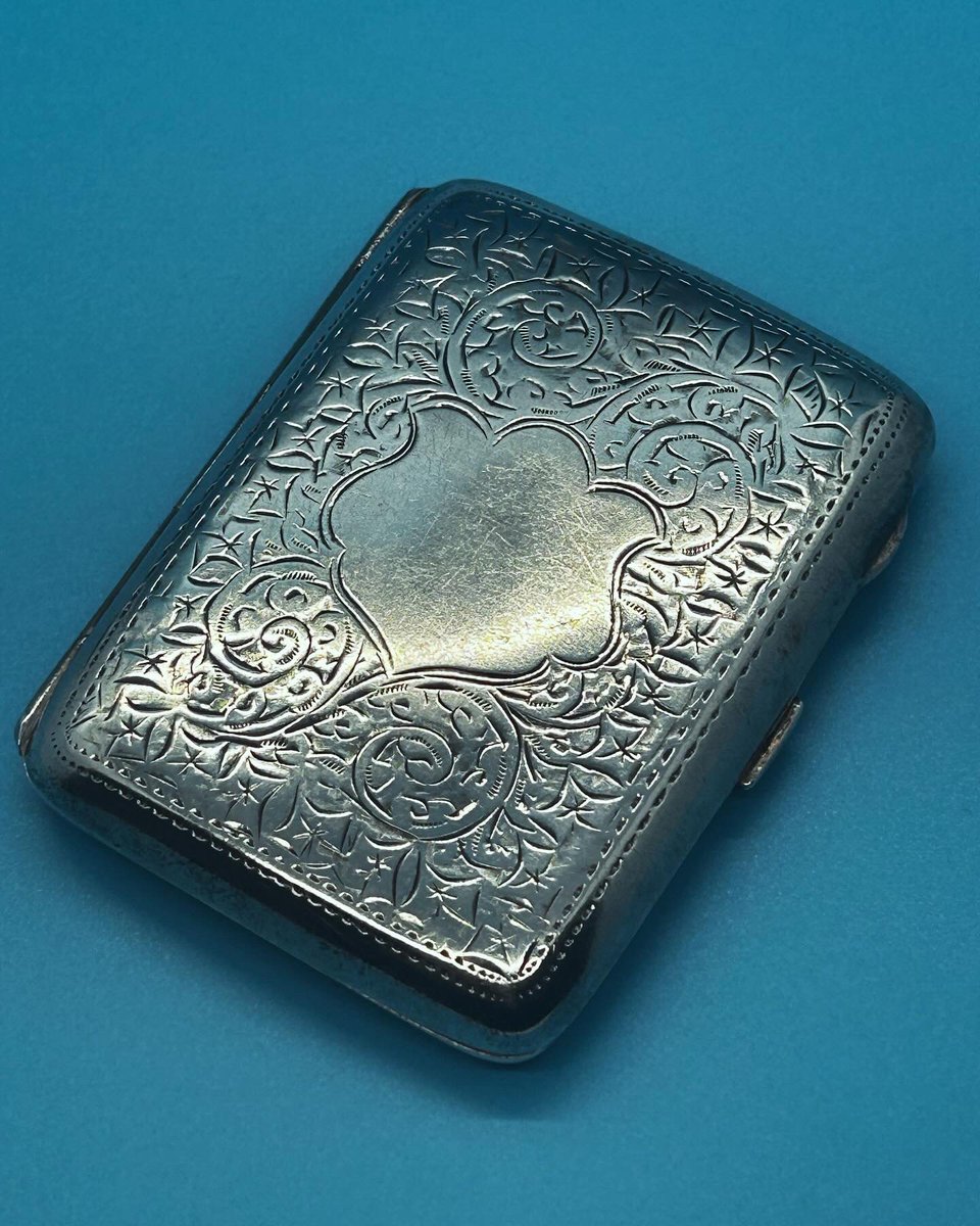 HTNantiques's tweet image. SOLD! Gorgeous #solidsilver #cigarettecase! 

Lots of lovely #antique #vintage #retro items for sale!

happinessnostalgia.etsy.com

#gifts #giftsforhim #giftsforher #giftinspiration #home #decor #homedecor #MHHSBD #smallbusiness #smallbiz