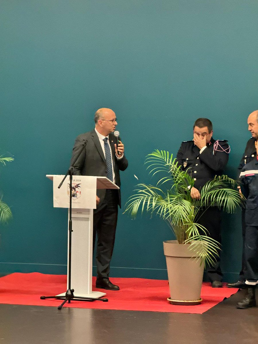 Serge_Muller24's tweet photo. 🔵Nouvelle cérémonie de la #SainteBarbe ce soir à #Issigeac.

Nous ne saluerons jamais assez le courage de nos #pompiers. https://t.co/2TPVqx0wAf