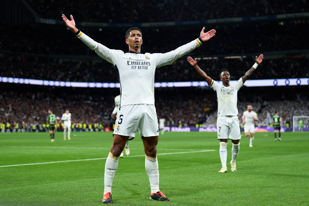 JLSanchez78's tweet photo. (4-0) ¡No hay LONA que tape a este Madrid!

Descomunal partido para asestar un golpe a la Liga. Vinicius (⚽️👟) estuvo estelar, imparable, estratosférico, secundado por Jude (⚽️⚽️), mágico en cada movimiento. Coral un Madrid con Kroos, Fede y Cama abusando de un rival que vuelve a Gerona tras vivir una pesadilla. Cuando los árbitros no intervienen, el líder vuela.