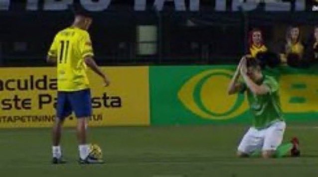 pldadepressao_'s tweet photo. Vinícius Junior x Yan Couto https://t.co/nD2RfhnTWu