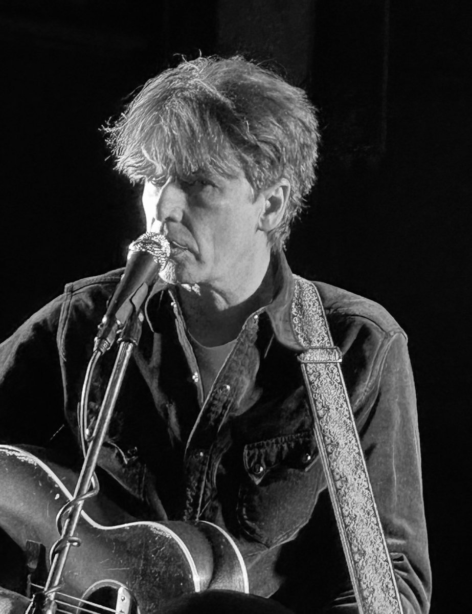 marka999's tweet photo. #GigListMA2024
#gig3
Bernard Butler
St Nicholas’ Church, Beverley
I’m still coming to terms with the fact that last night’s gig was in a church
not a converted church building or a venue called ‘the church’ but an actual proper place of worship church
unbelievable
⚡️🎶🎸🎶⚡️ https://t.co/zTm2Ue8SC8