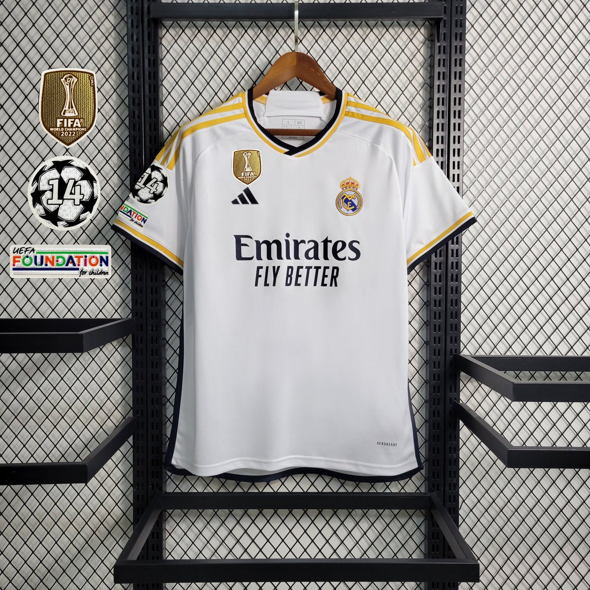 Buenas peña, os traigo otro sorteo de una camiseta del MADRID a elegir con mis amigos de <a href="/Ctinfo_17/">Ctinfo_17</a>.

Requisitos:

-Seguir <a href="/Ctinfo_17/">Ctinfo_17</a> y a <a href="/Castillo__Rm/">(fan) Cᴀꜱᴛɪʟʟᴏ</a>.

-Dar RT al tuit.

Se anuncia ganador el 15, mucha suerte a todos.