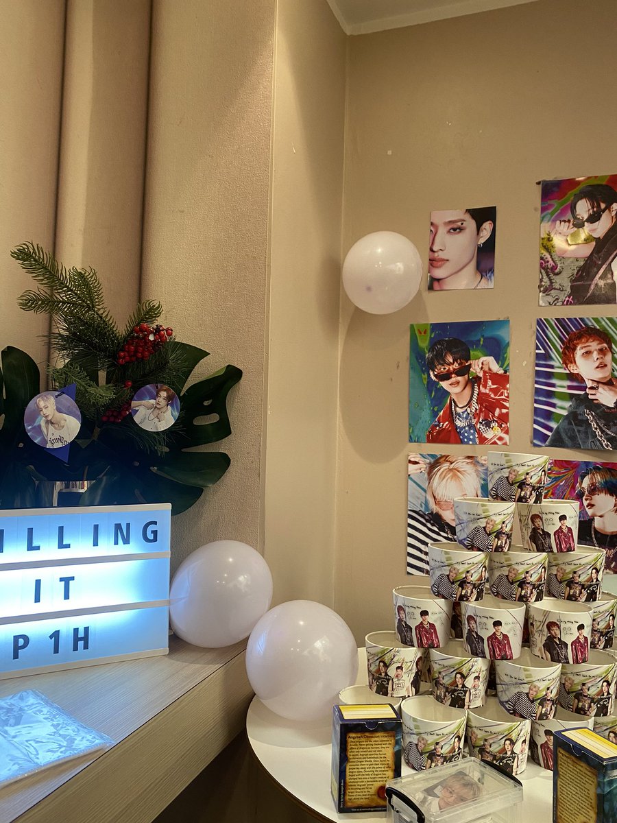 valsp1h's tweet photo. had such an amazing time today😭😭😭 i love my p1ece friends sm they r like my second family 💖 #KillinItTODAY #Killin_It #때깔
#P1Harmony #피원하모니 @P1H_official https://t.co/qVIj3BN4yn