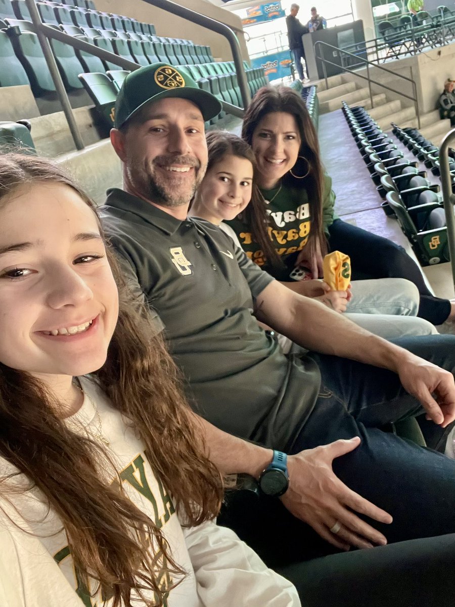 thisismatt's tweet photo. Ready for a Baylor win!  @BaylorWBB #SicEm #Baylor https://t.co/XOStw62KH2