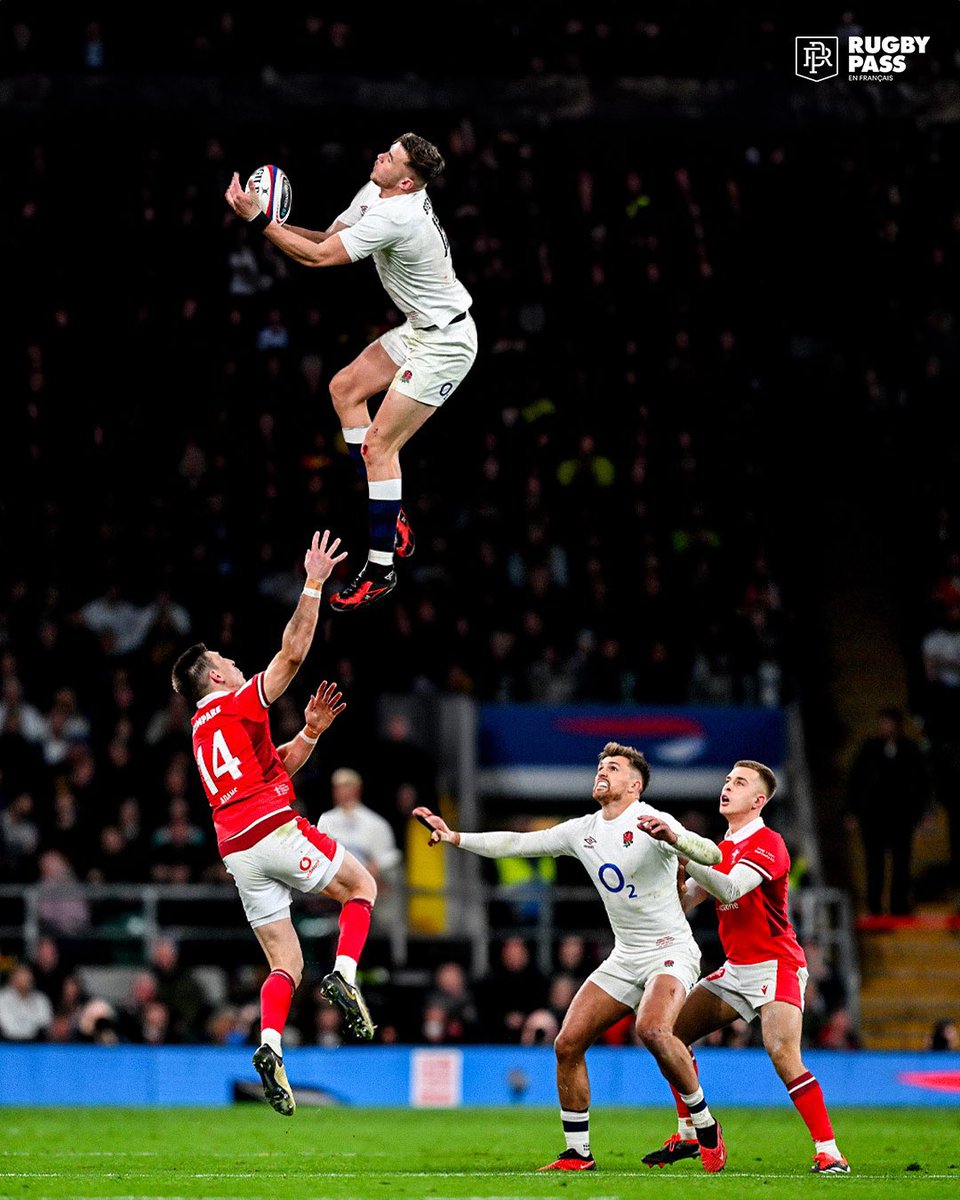 Picture of the year. Air Freddie. #GuinnnessSixNations