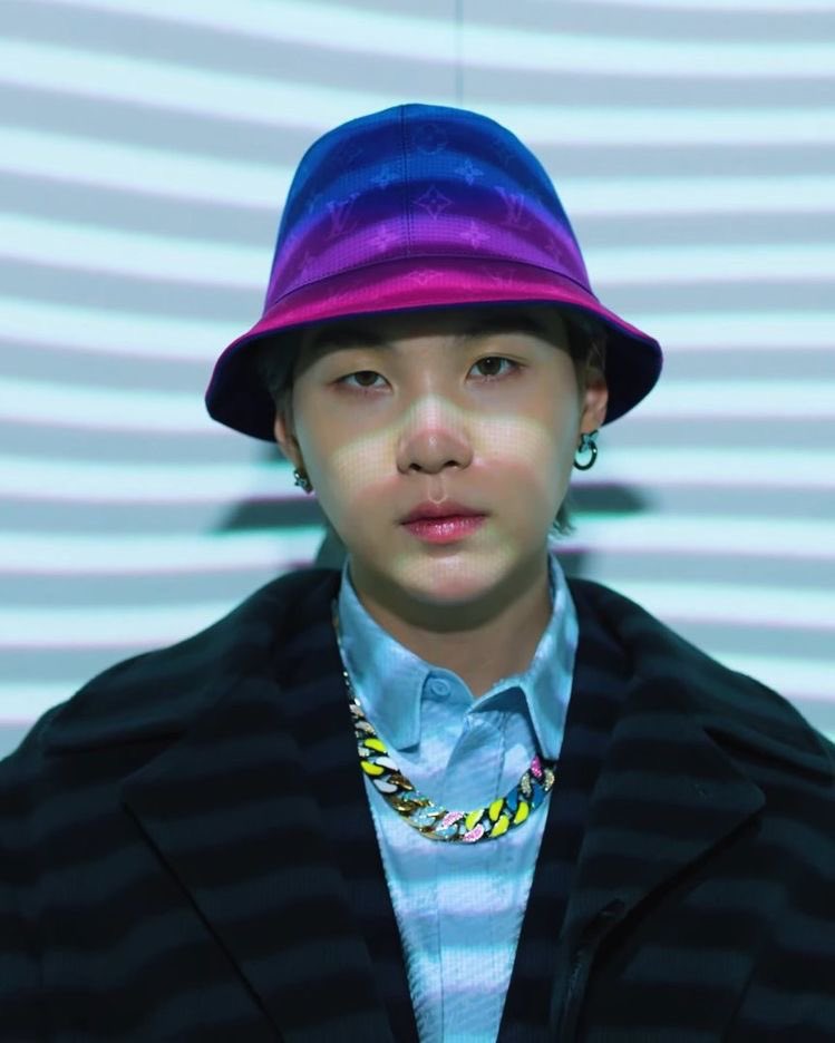 ren⁷ ocd era 🥢 tweet media