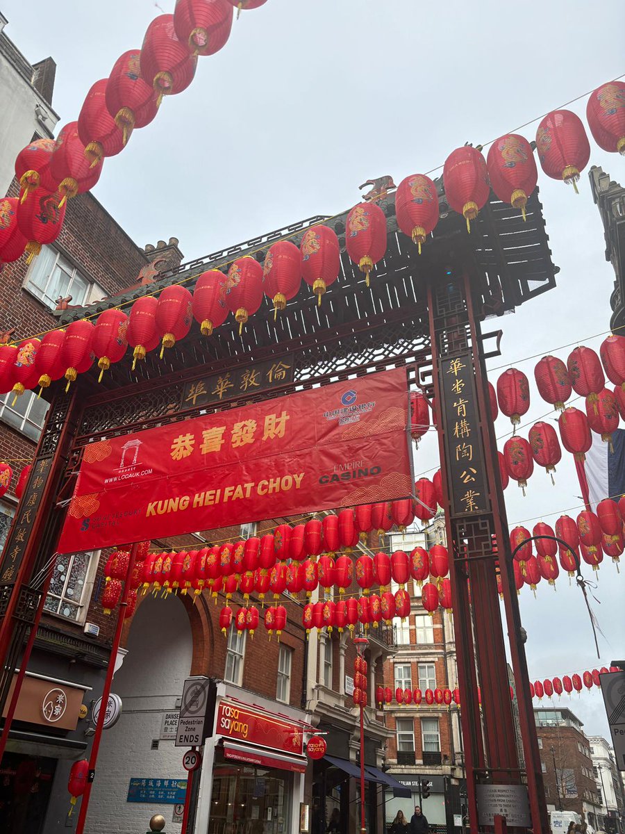 Fantastic scenes in Trafalgar Square and across Chinatown as celebrations for #LunarNewYear get under way, complete with an 80ft dragon! Wishing everyone across @CityWestminster a healthy and prosperous New Year #YearOfTheDragon2024