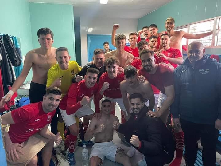 FINAL| Victoria importantísima por 2-3 frente a Atlético Pinatarense. +3!!💪
Goles de Ato, Marieta y <a href="/Antonio4OS/">Antonio Ortiz Sánchez</a> .
¡Gran partido de los nuestros fuera de casa!
¡Toca seguir así y pensar en el próximo partido en casa!
🔴⚫#VamosAbaran