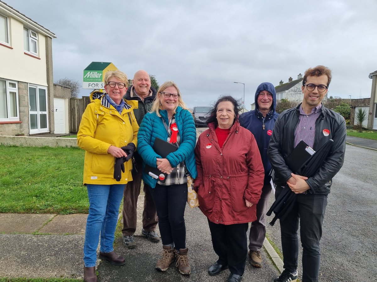 Cllr_ThelmaRose's tweet photo. Campaigning for the Labour Party is so important. Whereever we find ourselves we need to keep working hard for a Labour government. Pleasure to be out on the doorstep with @noahlawlabour and @labourstan in Par, Cornwall with St Austell and Newquay CLP!

#holidayincornwall https://t.co/n8aJBknRUe