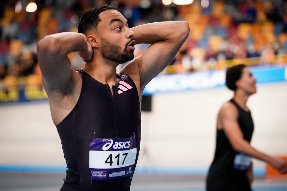 Atletiekunie's tweet photo. Focus 👉 verbazing 👉 𝐯𝐫𝐞𝐮𝐠𝐝𝐞!
Maurice Afognon: 6,72 sec. op de 60 meter bij de mannen O20!
#NKIndoor #O20 @schilderman https://t.co/n3fbCHLmF3