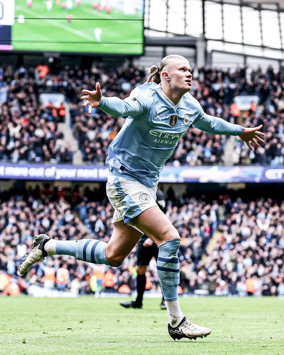 Retweet for Erling Haaland
Like for Rasmus Hojlund