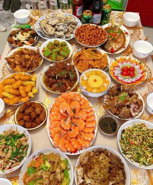 My New Year's party. I pray that all the people of the world will be healthy, prosperous, and have good jobs in the new year...😍😍