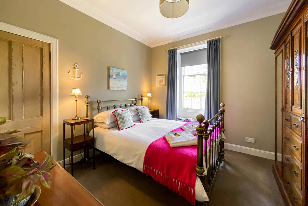 KingaskStAs's tweet photo. ✨Spotlight on: 3 Castle Terrace ✨

🛏Sleeps 6 (1 double, 1 superking/twin, 1 twin bunk)
⚓️100m from Crail's harbour - where you can enjoy freshly caught crab and lobster
🌊100m from Coastal Path
🌿Private patio
🔥Cosy log burner

Book now:
https://t.co/sROaLdrM0c https://t.co/e0fRxn9PGn