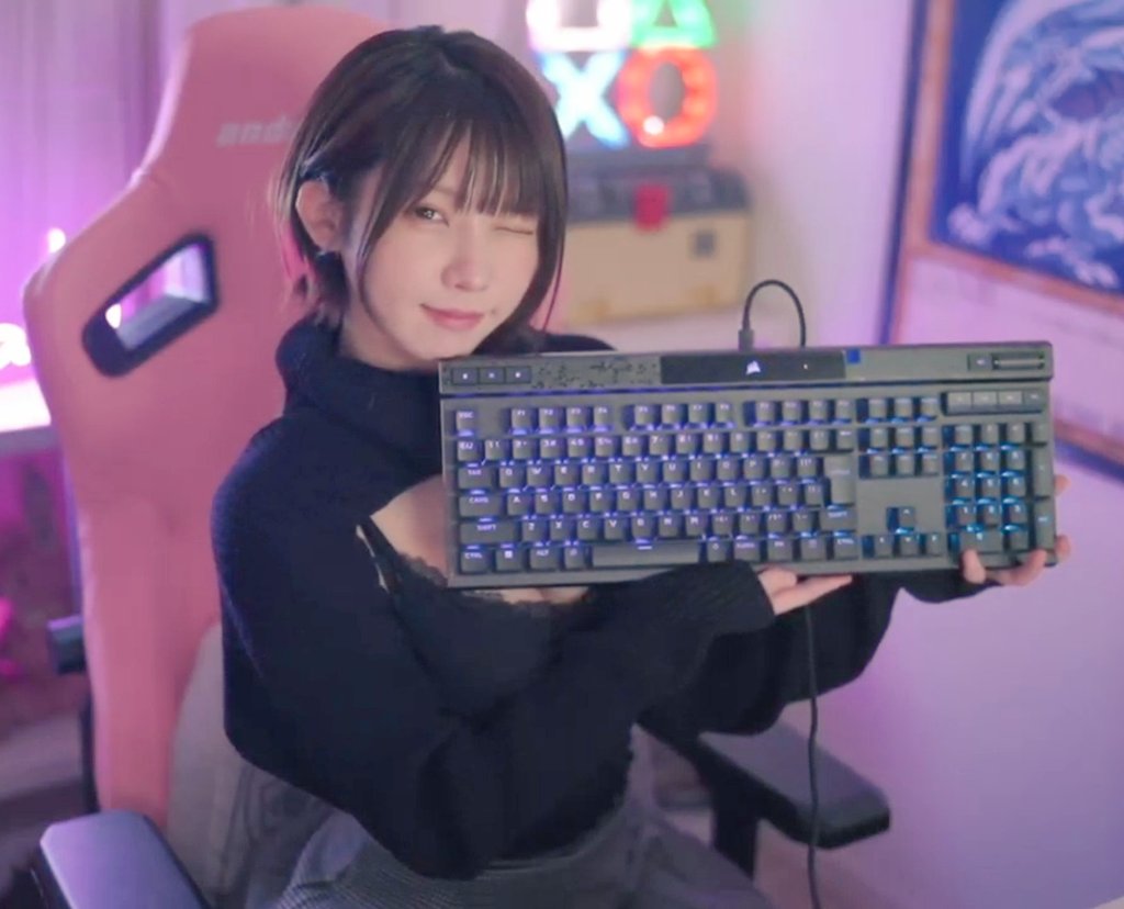 hanpex_jp's tweet photo. キーボード買い替えた
えなこのプロモーションにやられて買ったけど
かっこいいし押し心地いいから大変満足ではある

#CORSAIR 
#K70MAX https://t.co/4T1ckn7Tin
