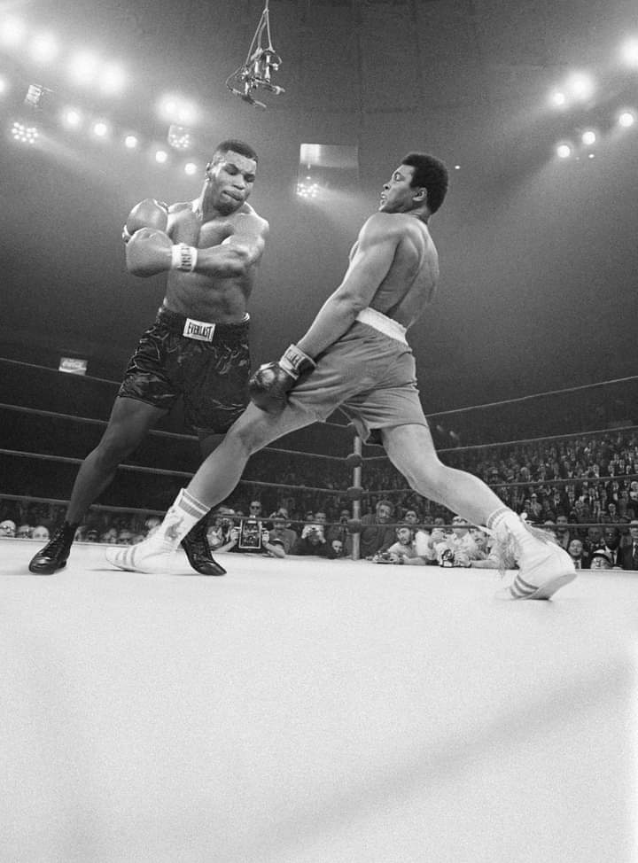 Mike Tyson 🆚 Muhammad Ali 🤔🥊Hoyor domog  15 rounds