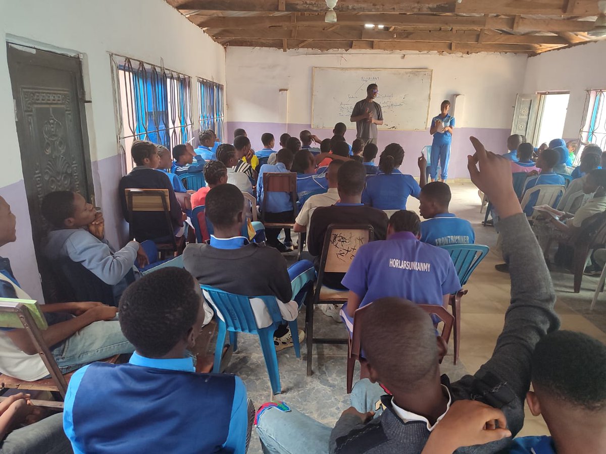 peoplesdao's tweet photo. 🧵🪡
Here's a fresh start to the year 2024, We have commenced the educational drive to build blockchain knowledge in the high school student.

This week, Peoples' DAO kicked off, the very beginning of this progressive work. https://t.co/xTZlOQCl2U
