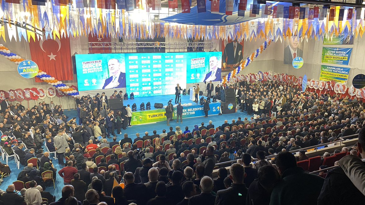 Akın akın kalabalık, büyük bir coşku ve tarifsiz heyecan…🧿

Bu sevgi ve bu kalabalık, zaferin habercisidir #Çankırı! ❤️