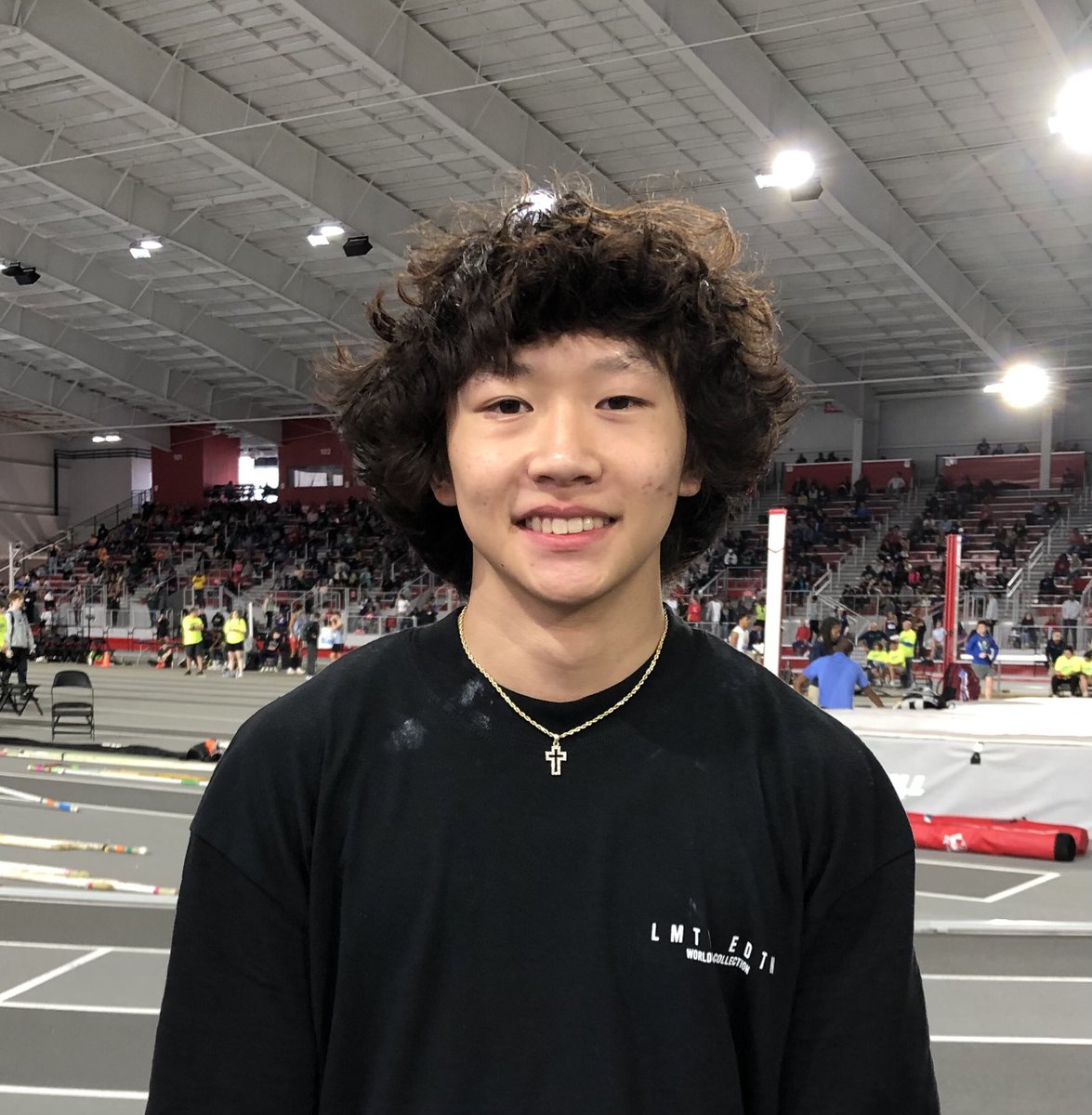 GatorTrackField's tweet photo. Second indoor meet, second school record in the indoor pole vault for Timmy Sohn. 11-00 ⁦@GHSGatorSports⁩ ⁦@GwoodHS⁩ https://t.co/WoRxbaEDaG