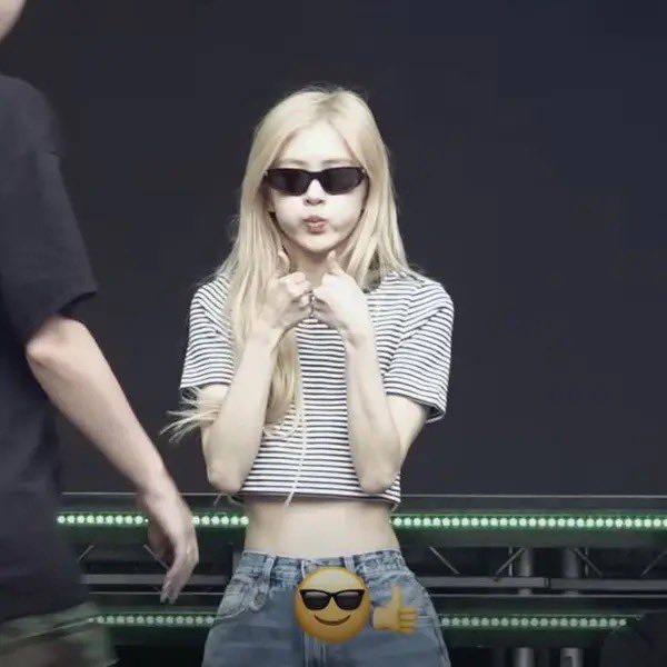 haniunini's tweet photo. Happy birthday cục Chaeng chúc cho cục cưng tủi mới lun hạnh phúc thành công trong con đường phía trước mọi điều tốt đẹp sẽ tới dới cục Chaengg love❤️
 
HAPPY ROSÉ DAY
#GlobalStarROSÉDay
#장미빛_로제의_생일을_축하해 https://t.co/AIkBoIyQeI