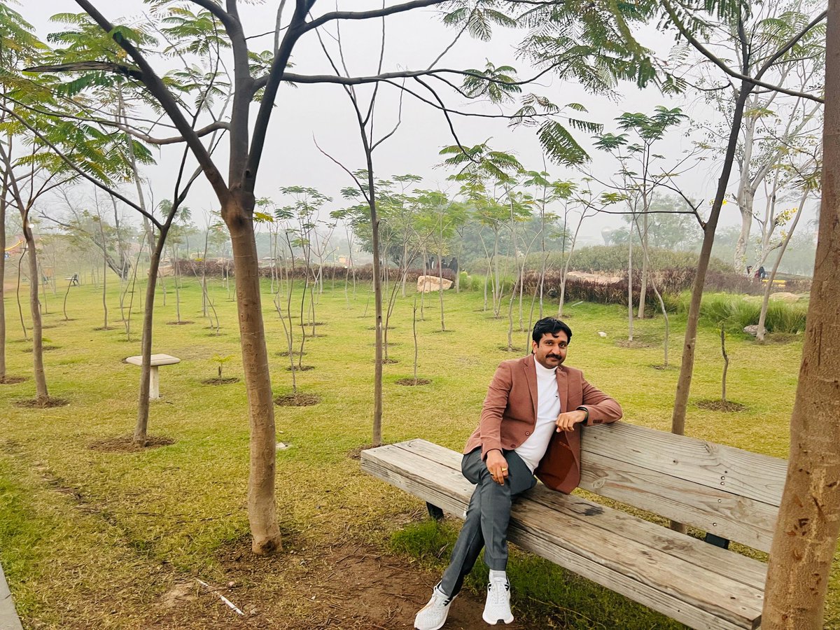 Dheersdhabhai's tweet photo. पूरी तरह जिएं ताकि आप खुश होकर मर सकें....... https://t.co/qAZJla9cmy