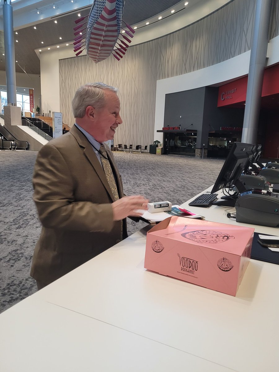 NAESPA President Ken Banter brought staff Voodoo Doughnuts this morning. Yum!
#eseaconference