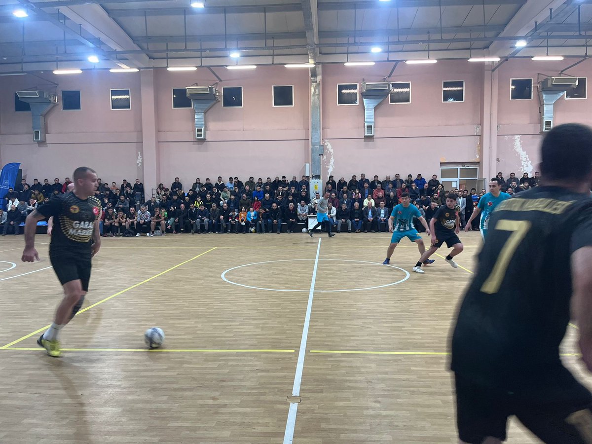 BeydagKymligi's tweet photo. Cumhuriyetimizin 💯 . yılı etkinlikleri kapsamında Beydağ Gençlik ve Spor İlçe Müdürlüğü tarafından düzenlenen Beydağ Kaymakamlığı Futsal Turnuvası etkinliğinde dereceye giren takımlara ödüller verildi. https://t.co/dfWutlEJN8