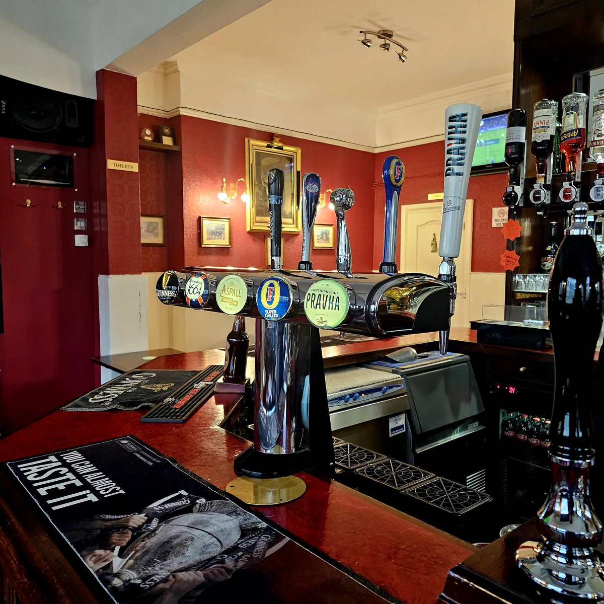 Not been in The Duke of Wellington Haggerston Borough of Hackney E8  built in the mid 19th century for well over half a decade,Pleased to say it's totally unchanged since then still a Proper Pub and probably the only Pub I like in the postcode/borough Cheers. PPP🍻👌