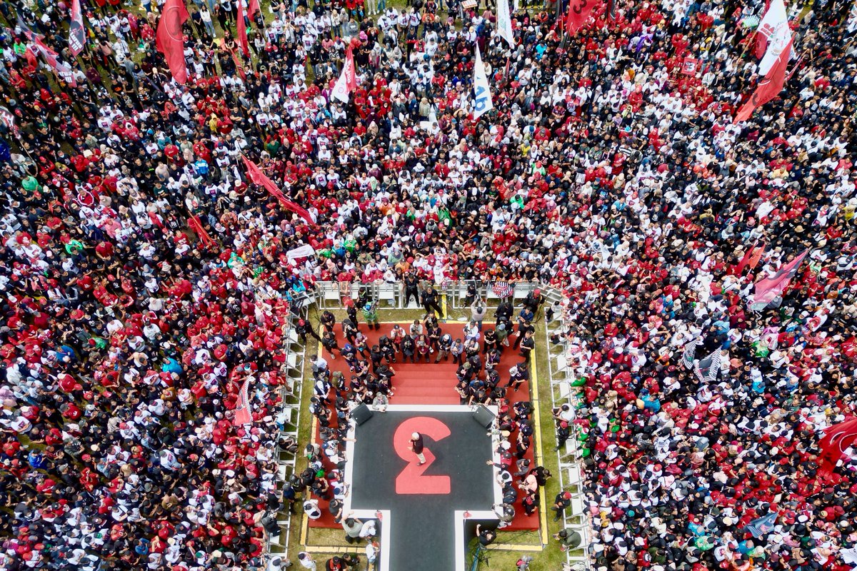 ArsjadRasjid's tweet photo. Jateng gayeng, 03 MENANG TOTAL 🤟🏼 

Luar biasa! Rakyat tumpah ruah di Solo dan Semarang. Kampanye hari terakhir ini menjadi simbol kuat besarnya harapan rakyat untuk mengantar Mas @ganjarpranowo  dan Prof @mohmahfudmd sebagai pemimpin Indonesia ke depan. https://t.co/rRP9sdfjhv