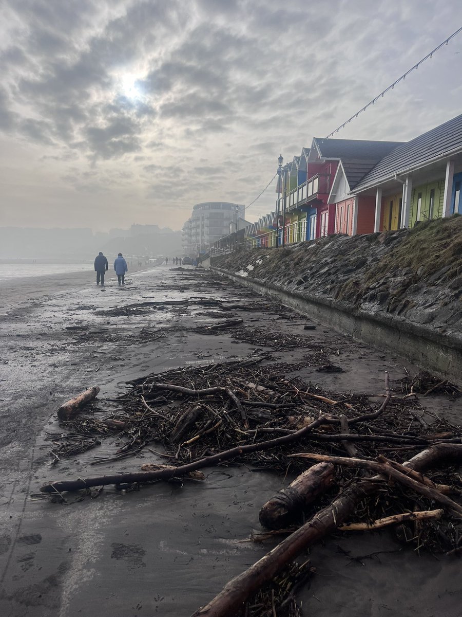 North Bay, Scarborough, mid morning, huge amount of debris from sea. Those clouds and mist too! #scarborough #northyorkshire